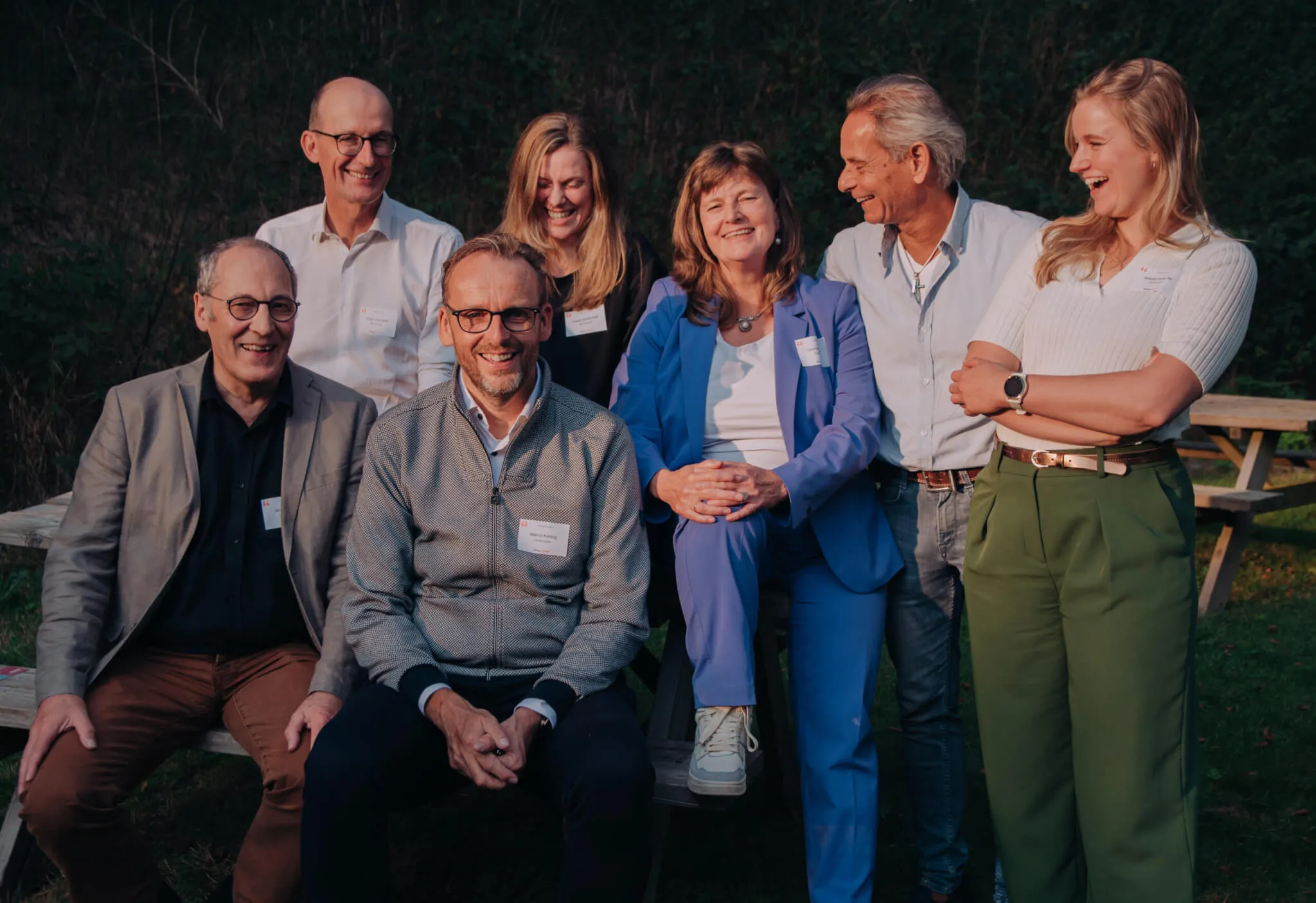 Het team van StoryConnect buiten in het groen